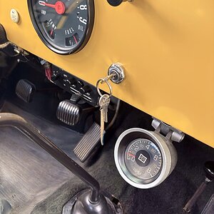 Media 'Vintage Stewart Warner tachometer (1968)' in album 'Beach66Bum's CJ5A'