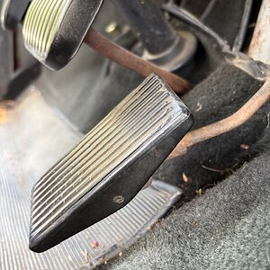 V6 gas pedal