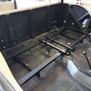 Seat bracket